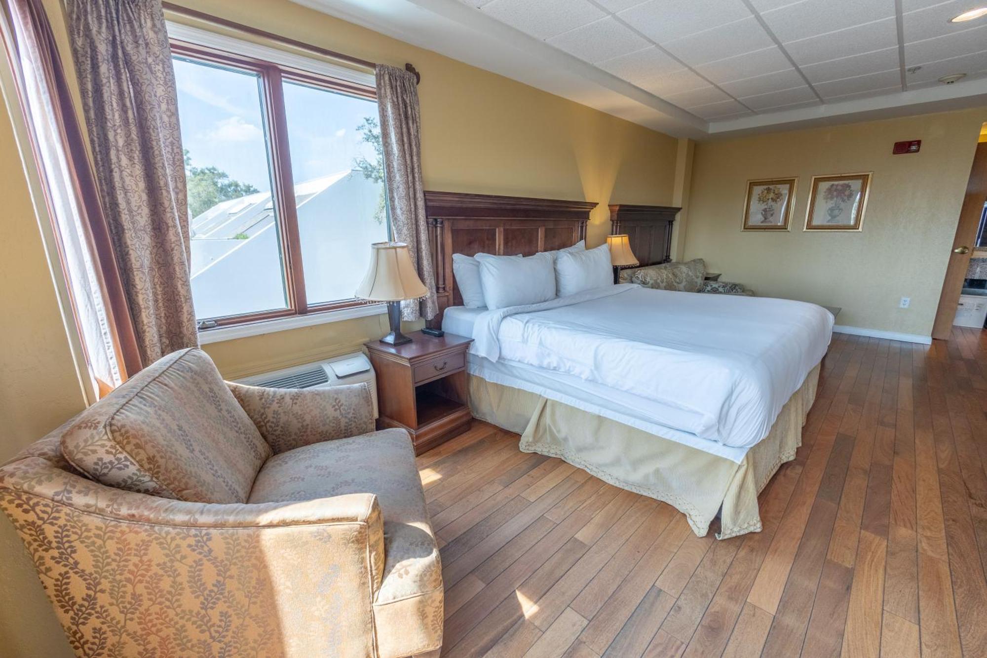 Ocean Inn & Suites St. Simons Island Exterior photo