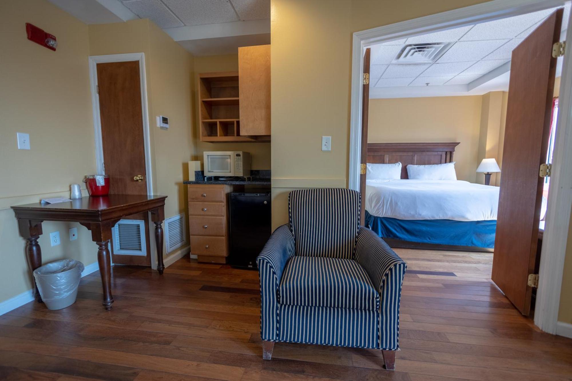 Ocean Inn & Suites St. Simons Island Exterior photo
