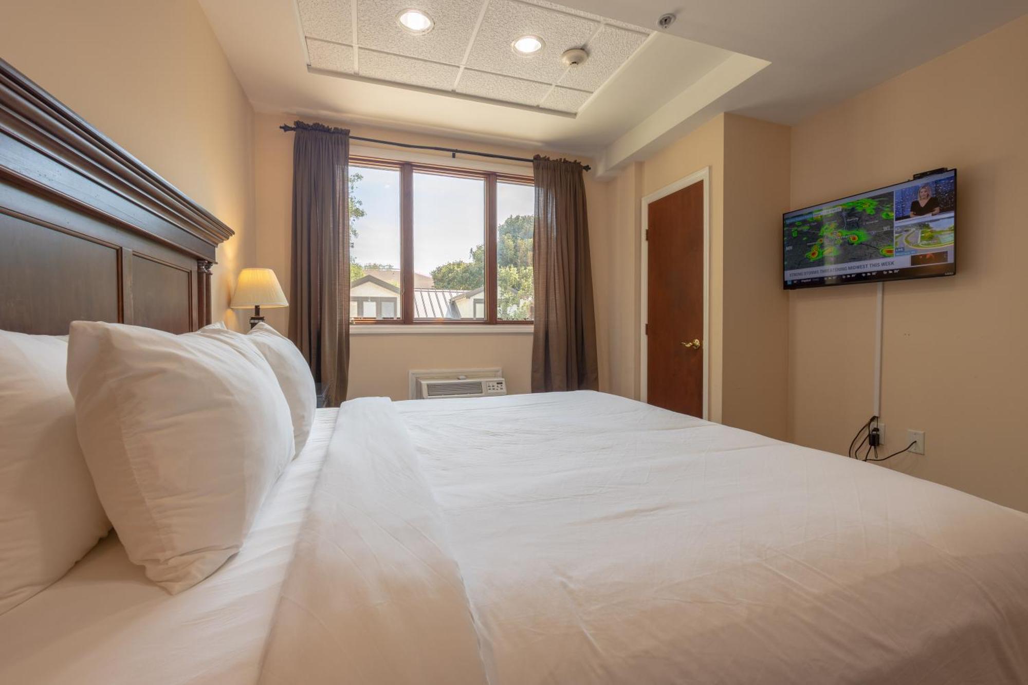 Ocean Inn & Suites St. Simons Island Exterior photo